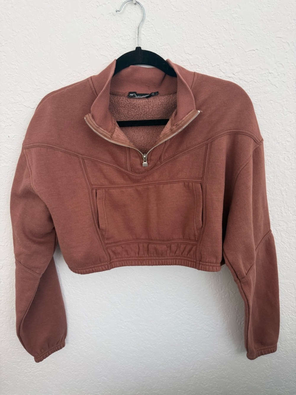 PrettyLittleThing Cropped Half-Zip Sweatshirt in‎ Rust
